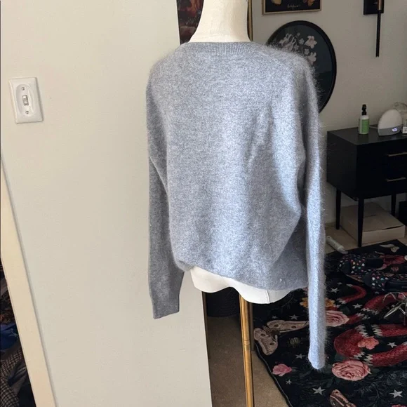 LIKE NEW • NORDSTROM • 100% CASHMERE • size medium - Picture 2 of 5